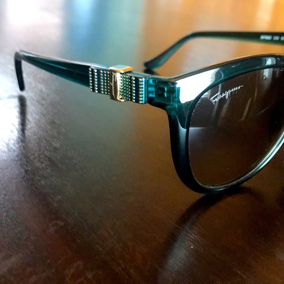 Salvatore Ferragamo sunglasses - Picture 3 of 8